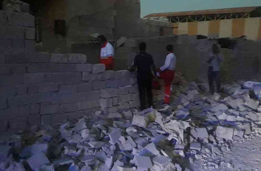 Massive earthquake strikes western Iran