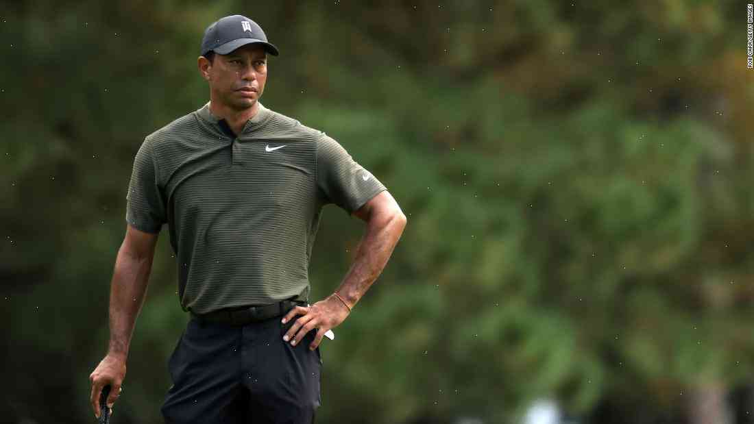 WATCH: Tiger Woods takes 3 steps and starts swinging golf club